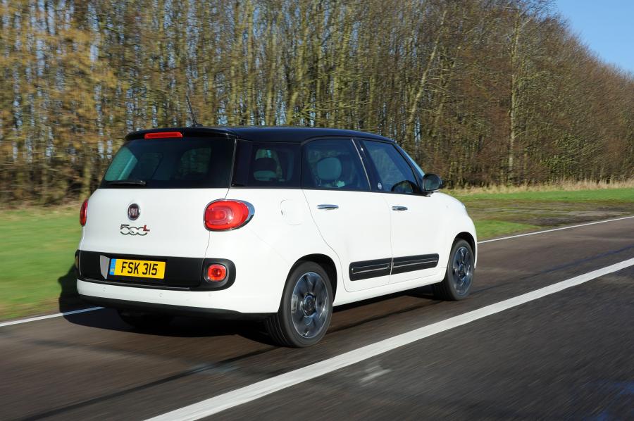  Fiat 500L 2014 года  (UK) (фото 3 из 19)